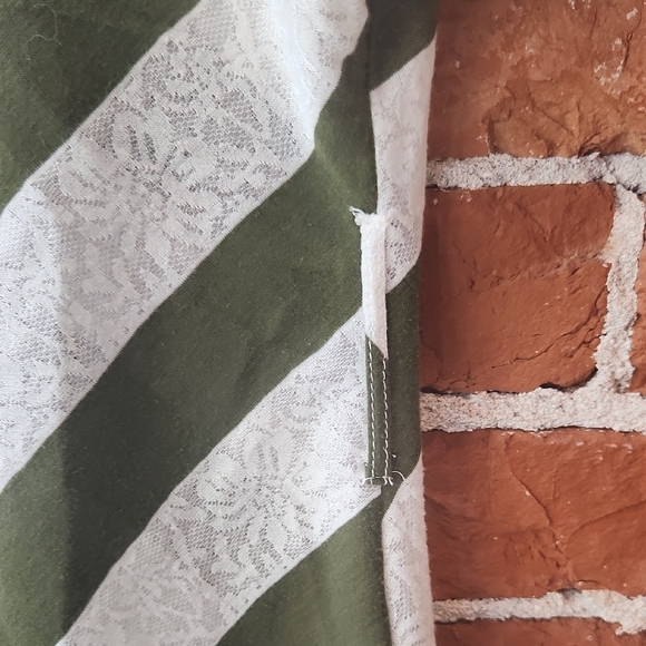 Asymmetrical Green and White Short Sleeve Blouse - Picture 8 of 10